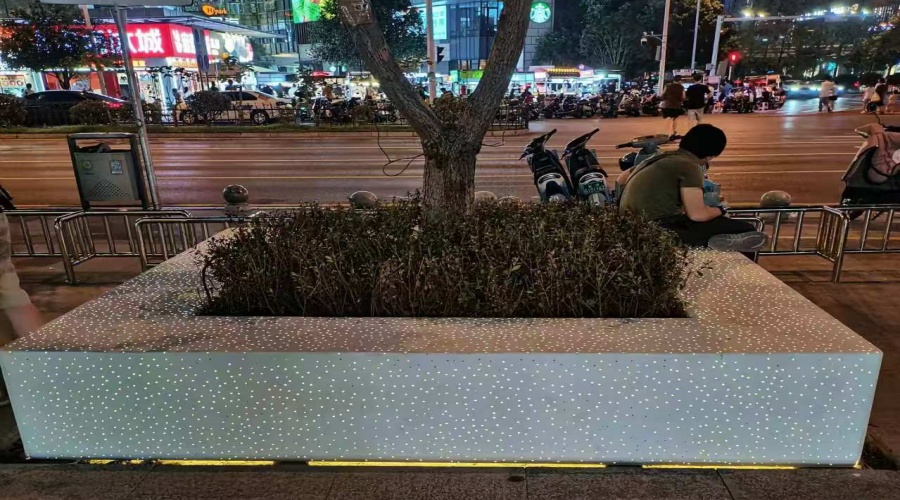 上海虹橋南豐城生境花園--飾紀(jì)上品GRC透光坐凳項(xiàng)目