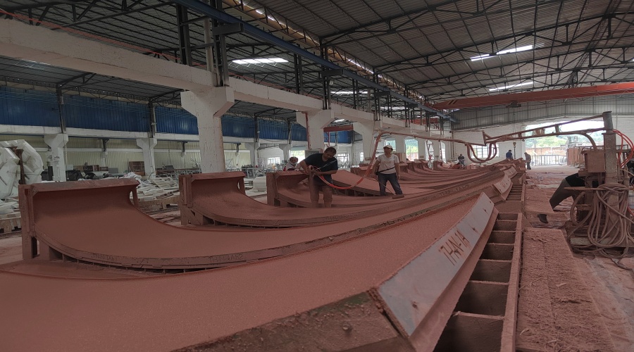 彩色GRC幕墻構件生產(chǎn)中