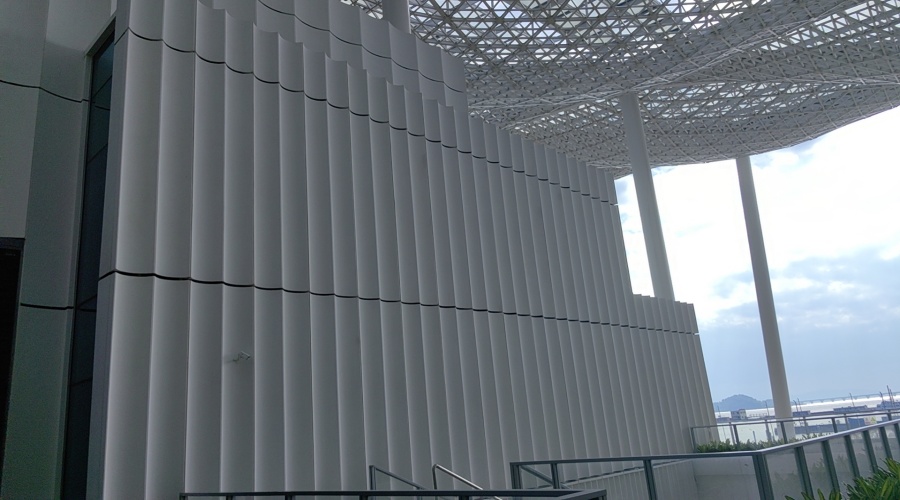 珠海九州灣大型UHPC外墻掛板項(xiàng)目