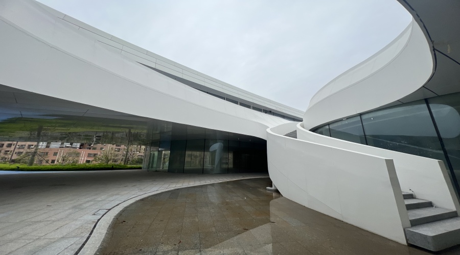 東莞大灣區(qū)大學松山湖校區(qū)GRC構(gòu)件項目 東莞大灣區(qū)大學松山湖校區(qū)GRC構(gòu)件項目