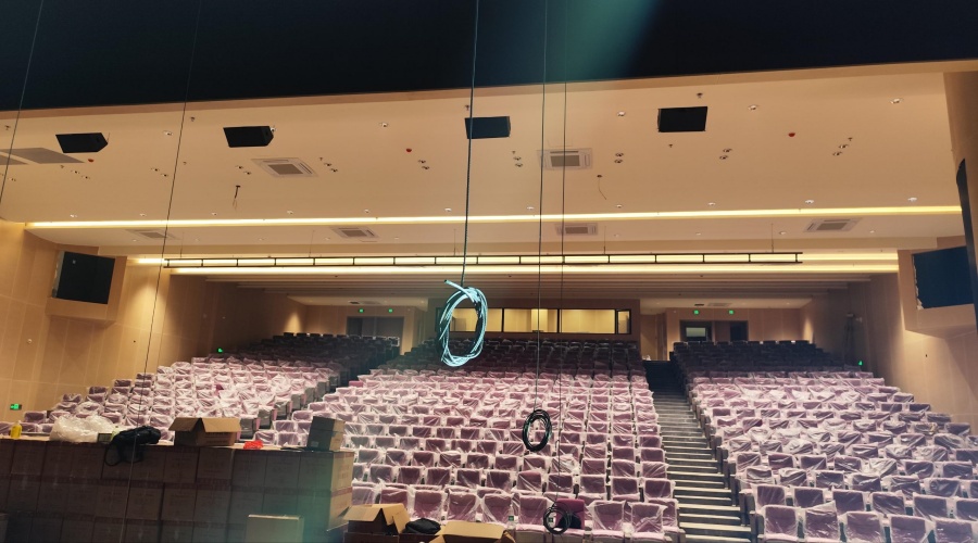 廣州黃埔會元中學(xué)GRG報告廳工程案例 廣州黃埔會元中學(xué)GRG報告廳工程案例