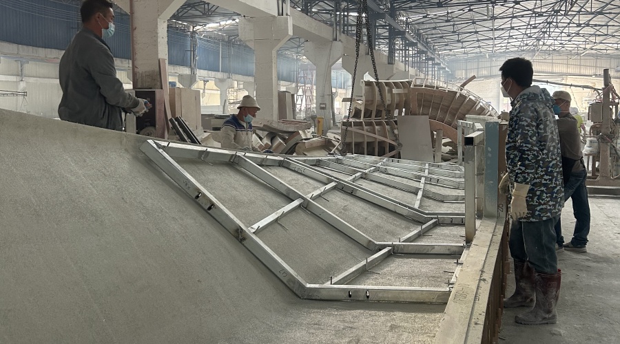 湛江核電UHPC幕墻大板與帶鋼架構件