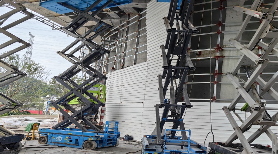 UHPC構(gòu)件安裝現(xiàn)場