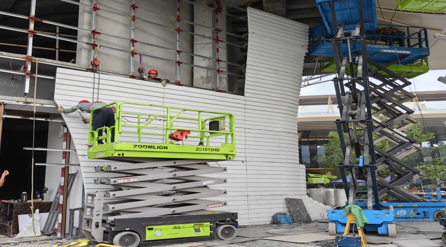 UHPC構(gòu)件安裝現(xiàn)場